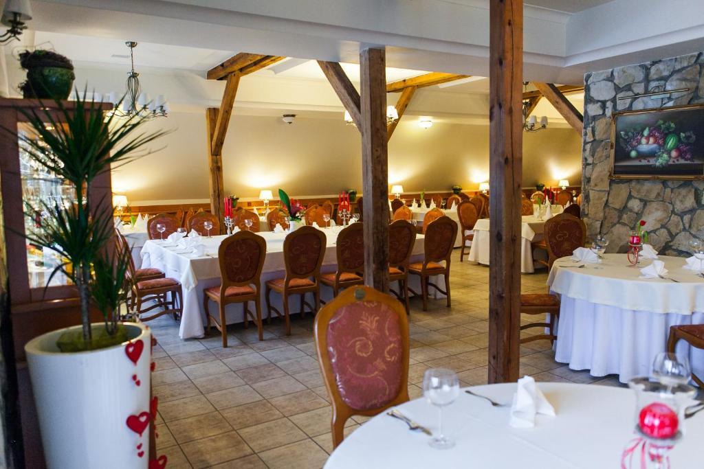 Hotel Rebajlo ピワ エクステリア 写真
