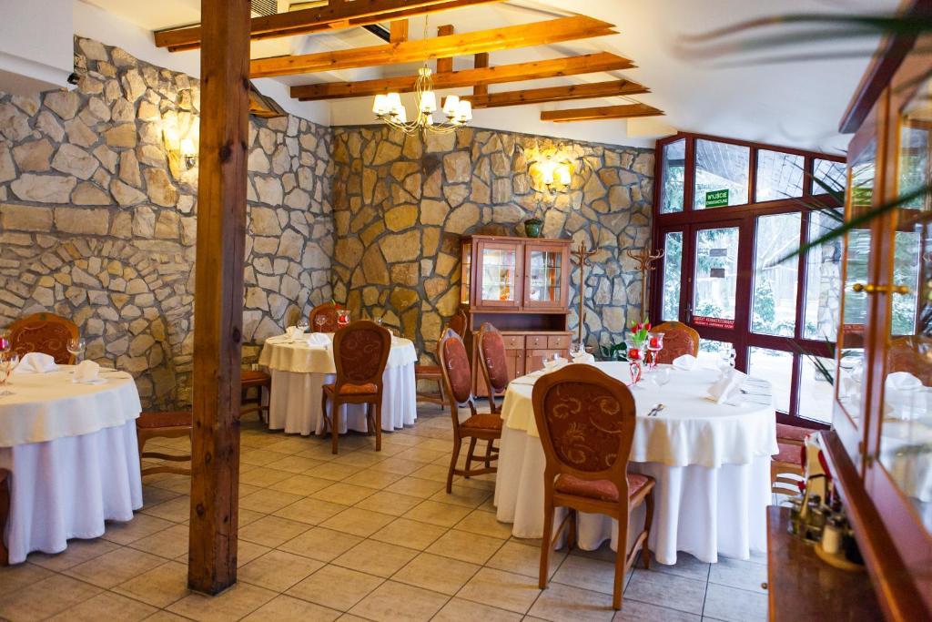 Hotel Rebajlo ピワ エクステリア 写真