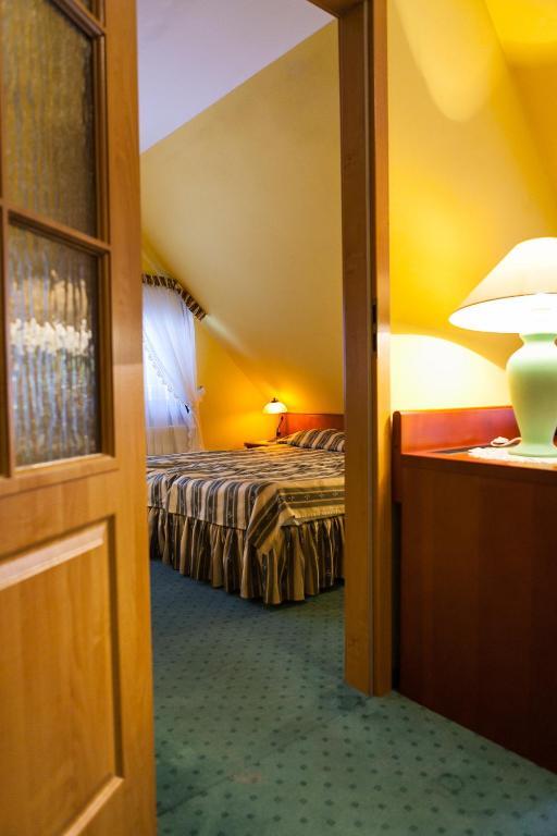 Hotel Rebajlo ピワ エクステリア 写真