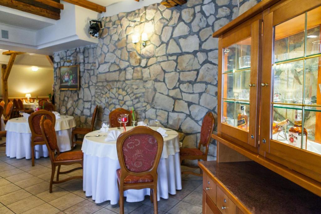 Hotel Rebajlo ピワ エクステリア 写真